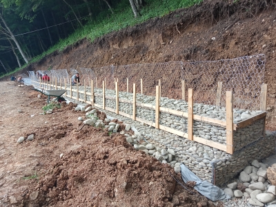 Подпорная стена из габионов в поселке Мезмай, Краснодарский край