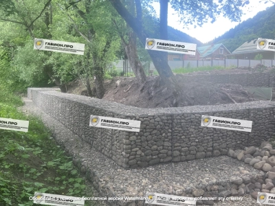 Ручная укладка камня в габионные конструкции в Гузерипле